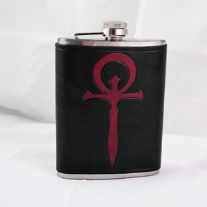 Vampire, leather flask 8 oz.