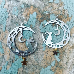 Pendientes de conejo y luna. Acero quirúrgico / Niño luna, liebre, naturaleza, estrellas, celestial, regalos.