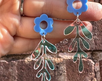 Iridescent flower earrings