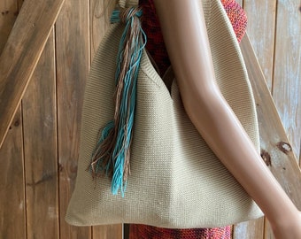 Knitted Summer bag with fringles