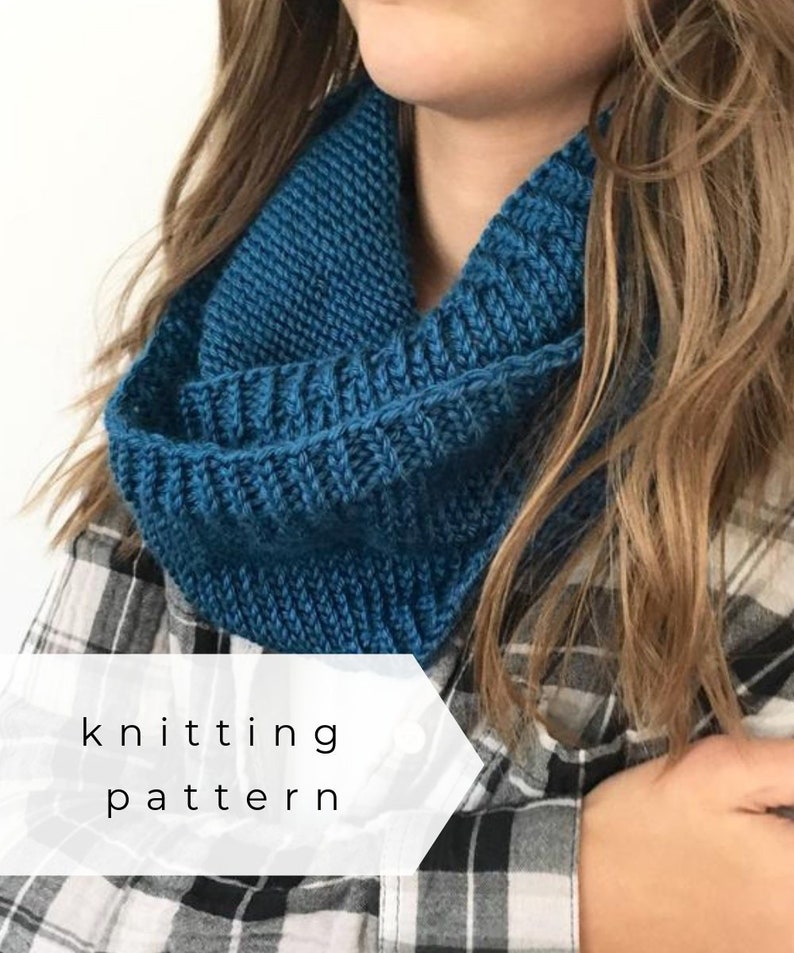 Easy infinity scarf knitting pattern in the round