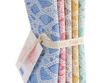 Tilda Fabric - Cotton Beach -  A Fat Quarter Bundle - Beach Shells - 5 FQs