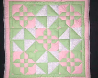 Baby Quilt: Hourglass with Pink Flowers