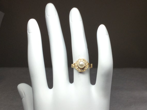 Pearl and Diamond Ring 14 KT Yellow Gold - image 5