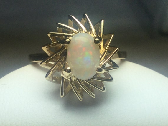 Opal Ring 10 kt Yellow Gold - image 1