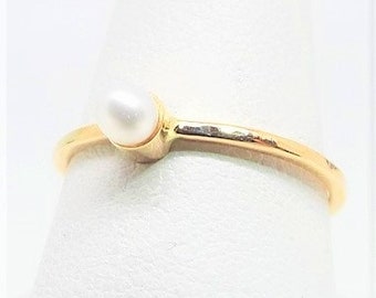 Solid 14k Gold Pearl Ring, 14k Gold Pearl Birthstone Ring, 14k Gold Pearl Stacking Ring, 14k Pearl June Birthstone Ring