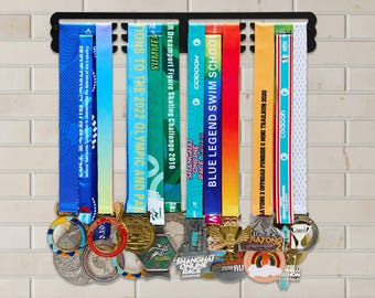 Soporte para Medallas de Acero Negro: Estante Exhibidor de Carreras Deportivas (Capacidad 60+)