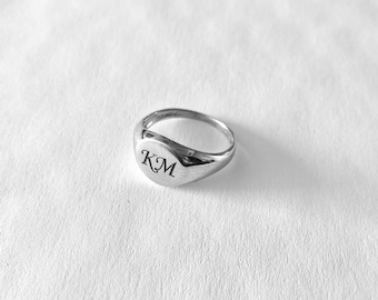 Jaar Datum Nummer Gegraveerde ring, gepersonaliseerde ring, eerste ring, geschenk, monogram eerste ring, letterring, pinkring, handgemaakt ontwerp