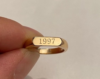 Año Fecha Número Anillo grabado, Anillo personalizado, Anillo inicial, Regalo, Anillo inicial monograma, Anillo de letras, Anillo meñique, diseño hecho a mano