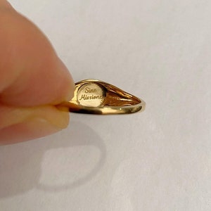 Pinky Signet Ring, bague pour femmes, bague pour hommes, Bague initiale, Cadeau pour elle, Bague de lettres, Bague Pinky, Placage d’or, Bague gravée, Bague initiale