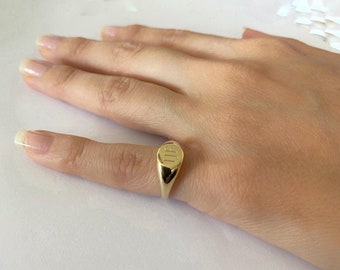 Pinky ring, Gegraveerde ring, Gepersonaliseerde Ring, Signet Ring, Initial Ring, Aangepaste sieraden, Gouden Monogram, Initial Ring, letter Ring