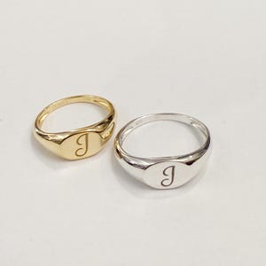 Anillo de sello, anillo personalizado grabado, anillo de meñique, anillo de letra de oro, anillo unisex, anillo con inicial, regalo para él/ella, anillo personalizado con letra