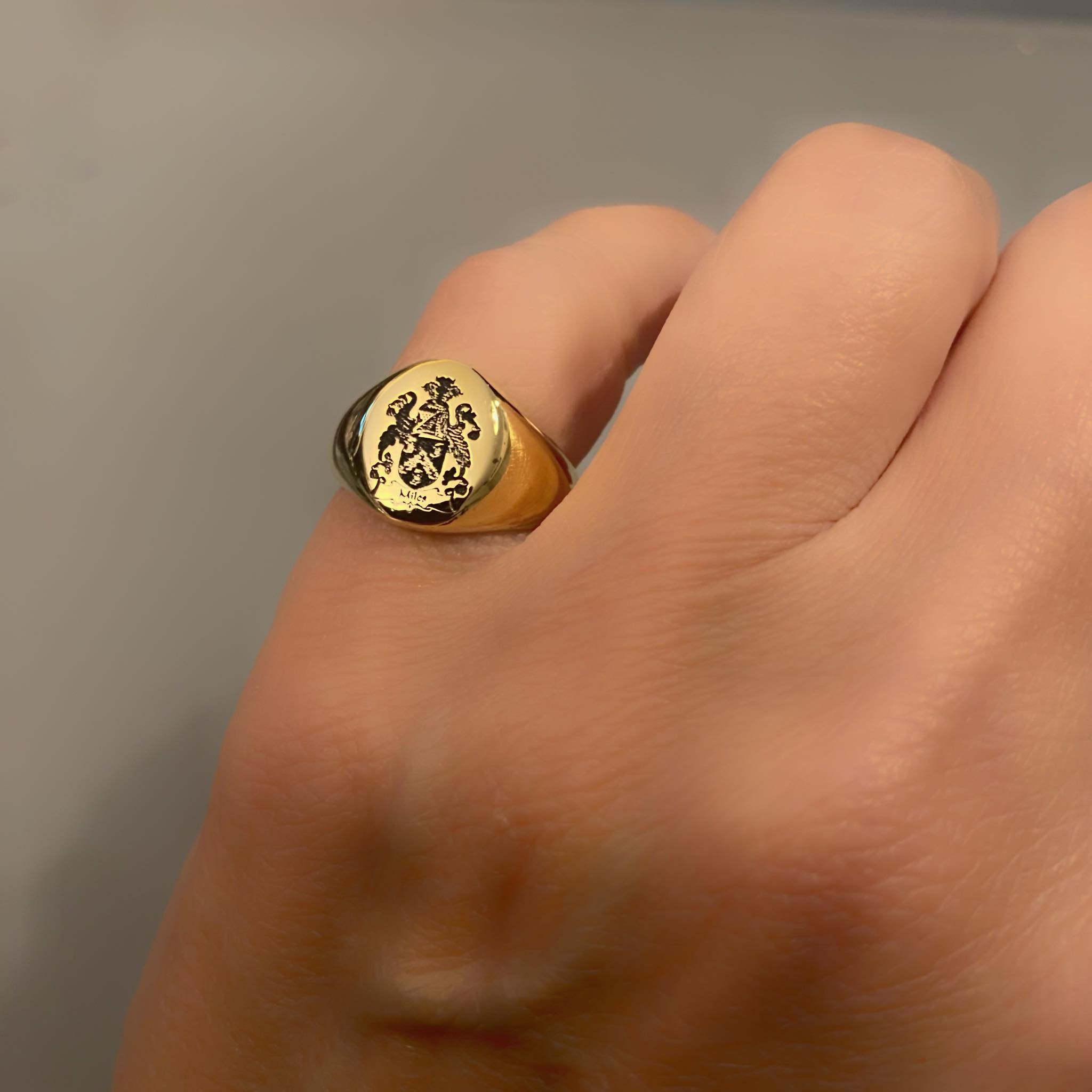 Cobblestone Small Signet Ring with Diamonds in 18K Yellow Gold - Kwiat
