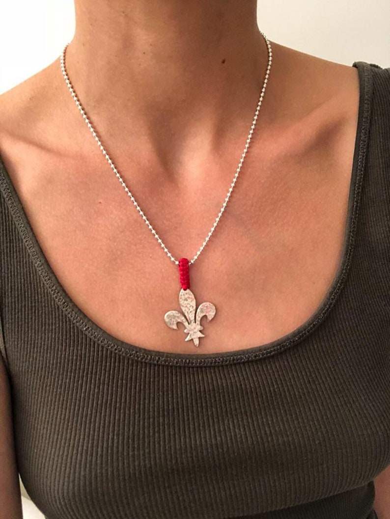 Sterling Silver Fleur de Lis Pendant Flower-de-luce French Royalty Jewelry Fleur-de-lis necklace Coat of Arms necklace Flower of Iris
