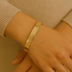 Goldarmband mit Gravur, personalisiertes Armband, Armband mit individueller Gravur, Armband nach Maß