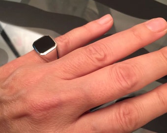 TALKATIVE MOUTH / Pinky Ring