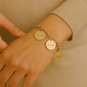 Personalized Charm Bracelet with Name or Date – Custom Keepsake Gift for Mom, Grandma or Friend – Gold Plated 18K