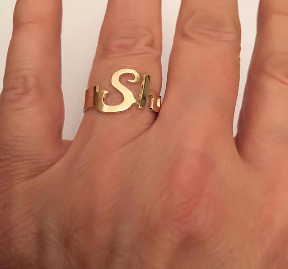 S Shaped Yellow Gold Finger Ring for Men