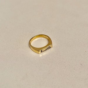 Engraved ring, Personalized Ring, Signet Ring, women ring, Initial ring, Gift for women, Monogram Initial Ring, letter Ring, pinky ring