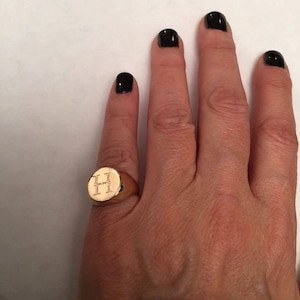 Initial Signet Ring,Signet Ring,Personalized Ring,Initial Jewelry,Gold Signet Ring,Personalized Jewelry,Custom Letter Ring,Bridesmaid