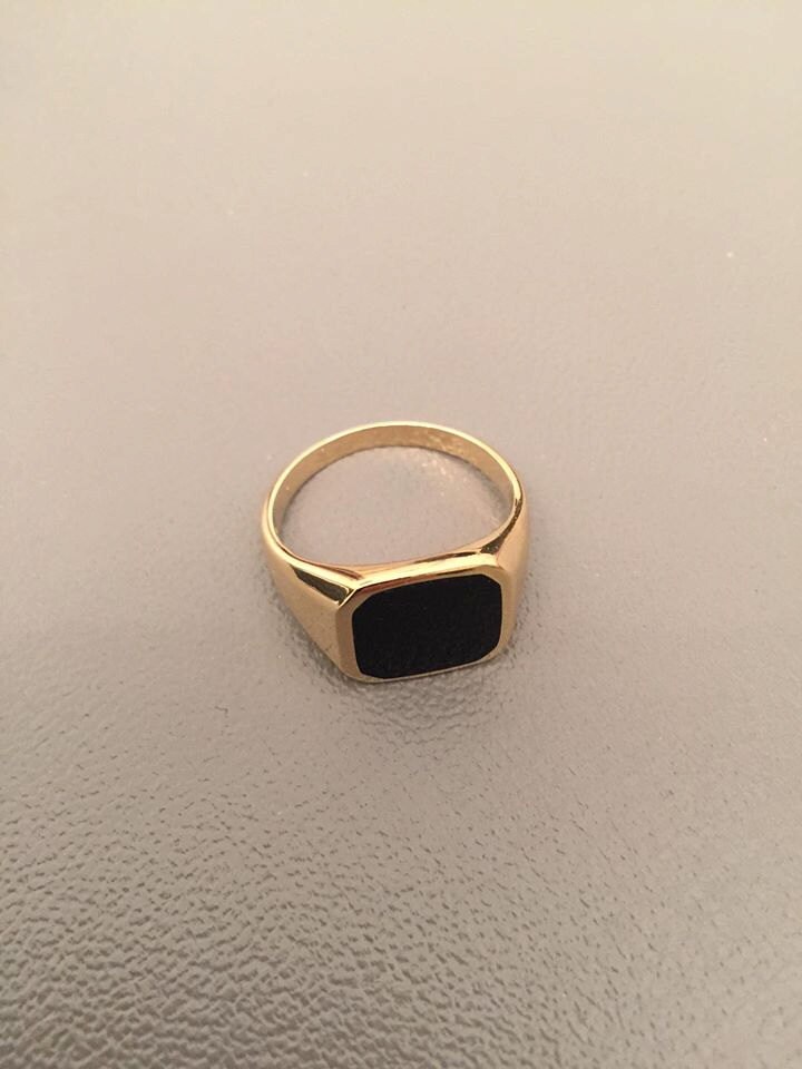 Men's Gold Signet Ring with Onyx