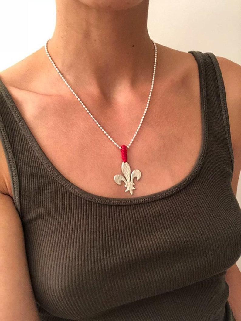 Sterling Silver Fleur de Lis Pendant Flower-de-luce French Royalty Jewelry Fleur-de-lis necklace Coat of Arms necklace Flower of Iris