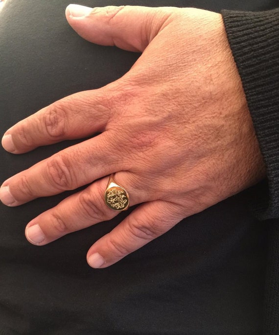 Class ring hotsell on pinky