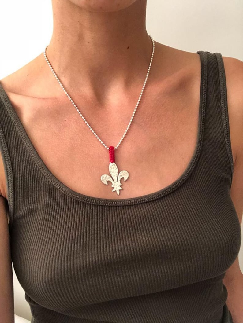 Sterling Silver Fleur de Lis Pendant Flower-de-luce French Royalty Jewelry Fleur-de-lis necklace Coat of Arms necklace Flower of Iris