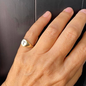 Pinky Ring, 14K Goldringe, Siegelring, personalisierter Ring, Geschenk für Frauen, Monogramm-Anfangsring, Buchstabe Ring, Goldschmuck, Siegelring