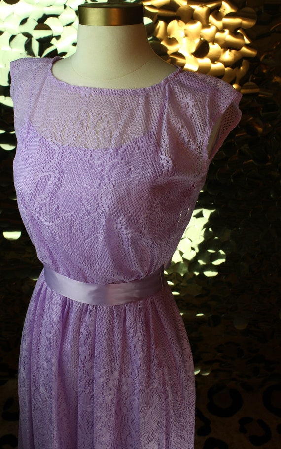 DAINTY 70s Lilac Vintage JcPenney Crochet Lace Mid