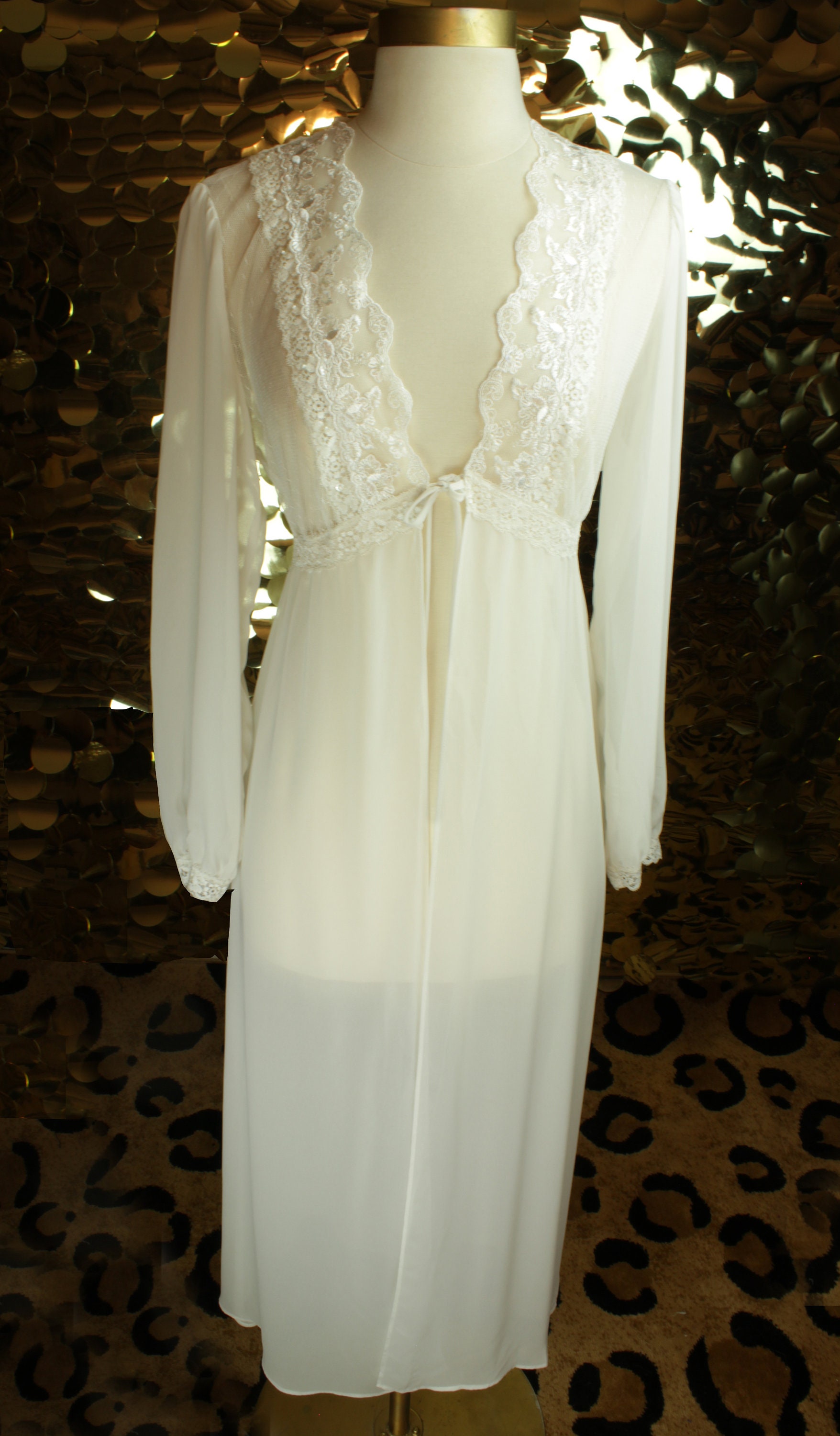 NEW White Linea Donatella Robe