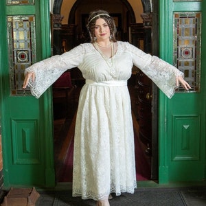 Plus size 2025 ivory lace dress