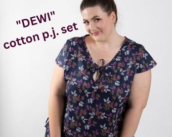 PLUS SIZE pure cotton pajama set/resort wear. Keyhole neck top and 3/4 flared pants in navy print. Sizes S-XXL