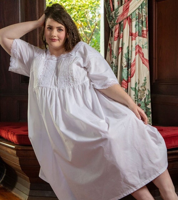 Nightgown PLUS SIZE White Pure Cotton and Crochet Lace. Romantic