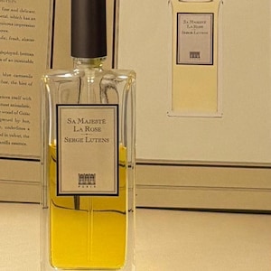 Sa Majeste la Rose de Serge Lutens en vaporisateur EDP 50 ml - une démonstration de ma présentation originale en 2000.