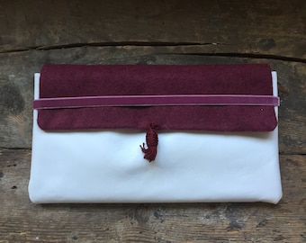 Pochette ou trousse en cuir blanc et laine bouillie