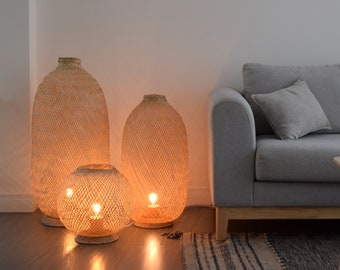 Freistehende Bambus-Stehlampe - Handgefertigte Holzleuchte Thai-Angelfalle-Korb Natürliche Woven Boho Rustikal - Unser hängender Anhänger neuerfundene!