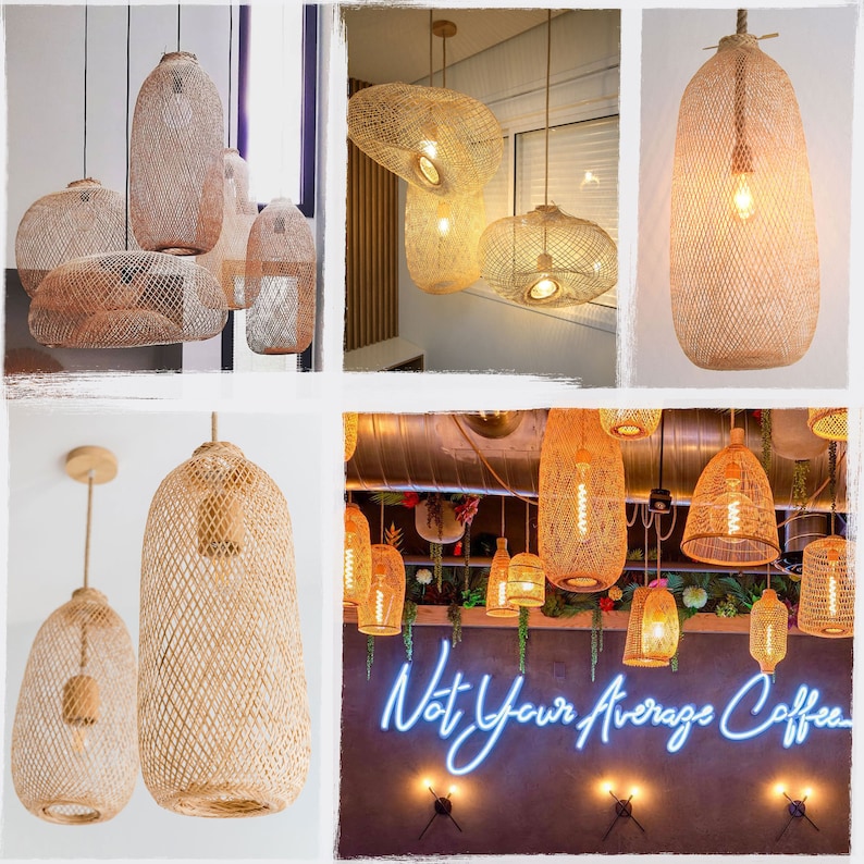 Pu&ograve; includere: Una collezione di luci a sospensione intrecciate in una variet&agrave; di forme e dimensioni. Le luci sono realizzate con materiali naturali e hanno una luce calda e invitante. Le luci sono appese al soffitto in un ambiente da caffetteria con un cartello al neon che recita "Not Your Average Coffee".