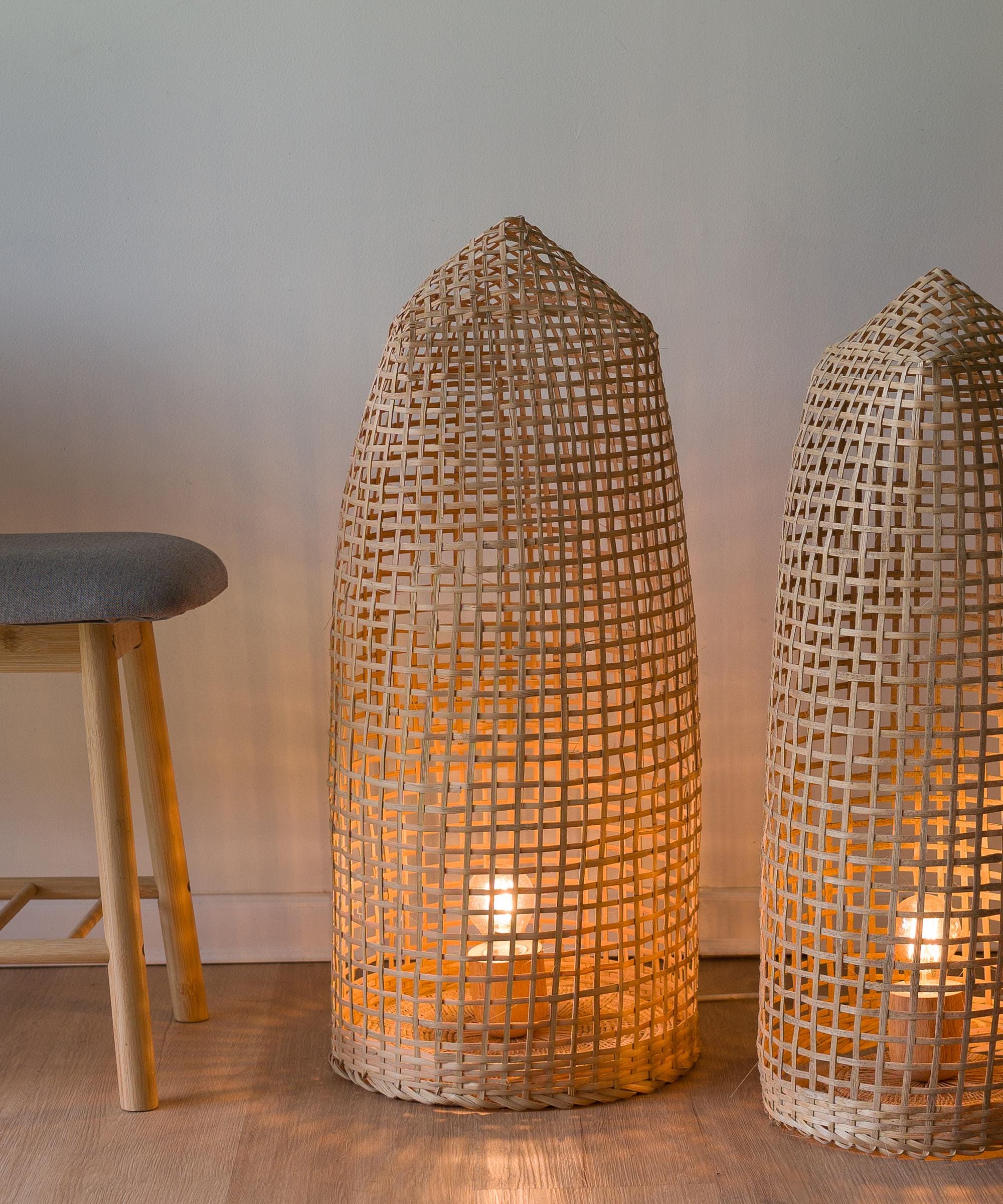 Groe Stehlampe aus gewebtem Bambus: Holz Stehlampe, Korblaterne,  Nachhaltiges Rustikales Rattan - Etsy.de