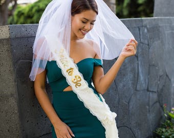 June 2018 VEIL + SASH Bride To Be Lace & Satin Bachelorette Party Sash 2 Tier Veil Accessory Hen Party Bridal Shower White Gold Lettering
