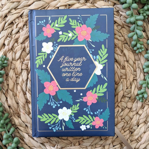 Five Year Journal Written One Line A Day - Gorgeous Diary Book to record your most noteworthy memories