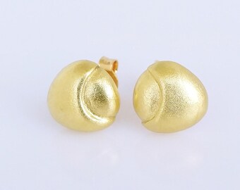 Gold Conch studs, 18k Gold post earrings, Solid gold bridal studs