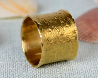 Cigar Contemporary ring, Gold wide wedding band, 18k gold Hand engraved gold ring