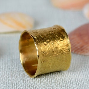 Cigar Contemporary ring, Gold wide wedding band, 18k gold Hand engraved gold ring image 1