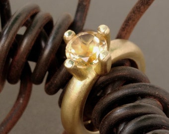 18k Gold yellow citrine Engagement ring, 18k gold cocktail ring, November birthstone ring, Prong setting ring