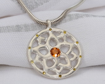 Sterling zilveren Mandala hanger ketting, gele saffier en diamanten hanger, zilveren cluster Mandala ketting