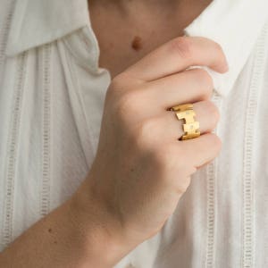 18k Yellow gold art deco ring, Gold diamonds engagement ring, 18k Gold Diamonds band image 6