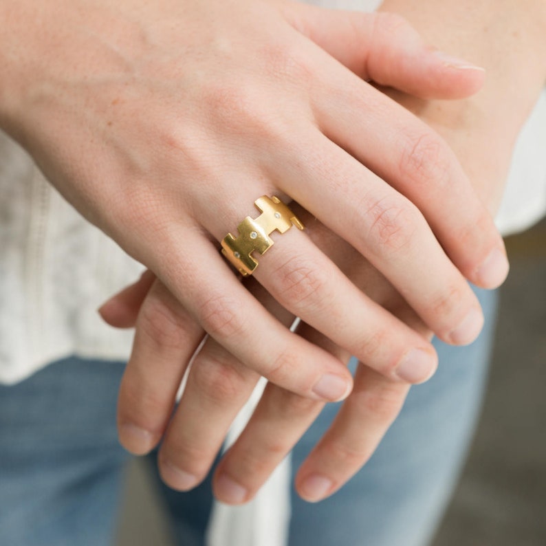 Gold Art deco Diamond band, 18k gold Wedding ring, Yellow Gold diamonds band image 4