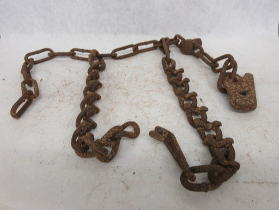 6 RUSTY CHAIN PIECES INDUSTRIAL HANGERS STEAMPUNK ART FARM DECOR