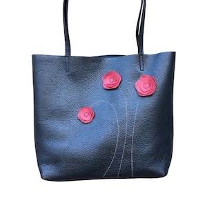 Black leather bag with poppies, Durable work and travel computer bag, Leather shopping bag, Handbag with zipper, Unique leather tote